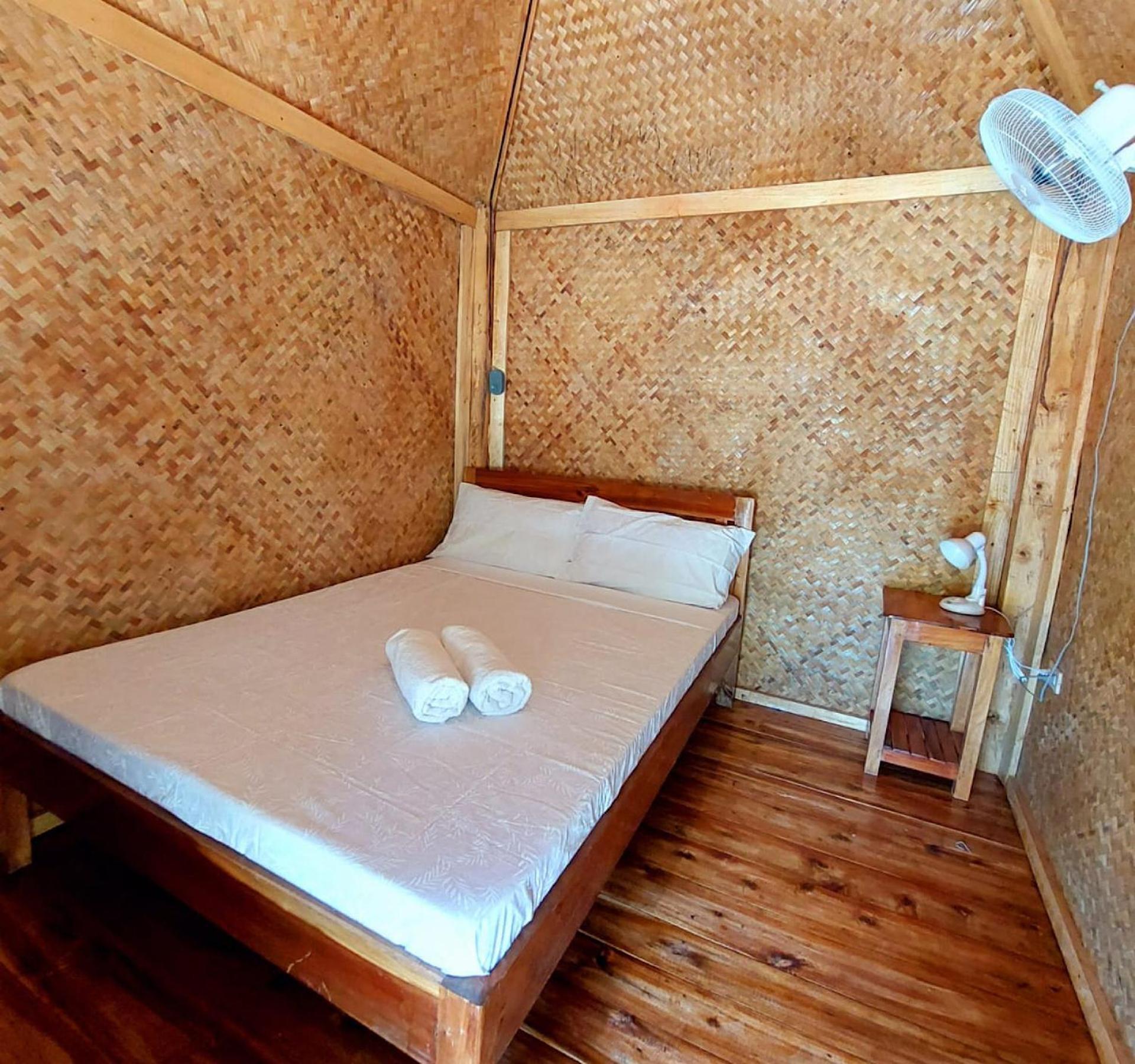 B&R Hostel Nagtabon Bacungan Ngoại thất bức ảnh